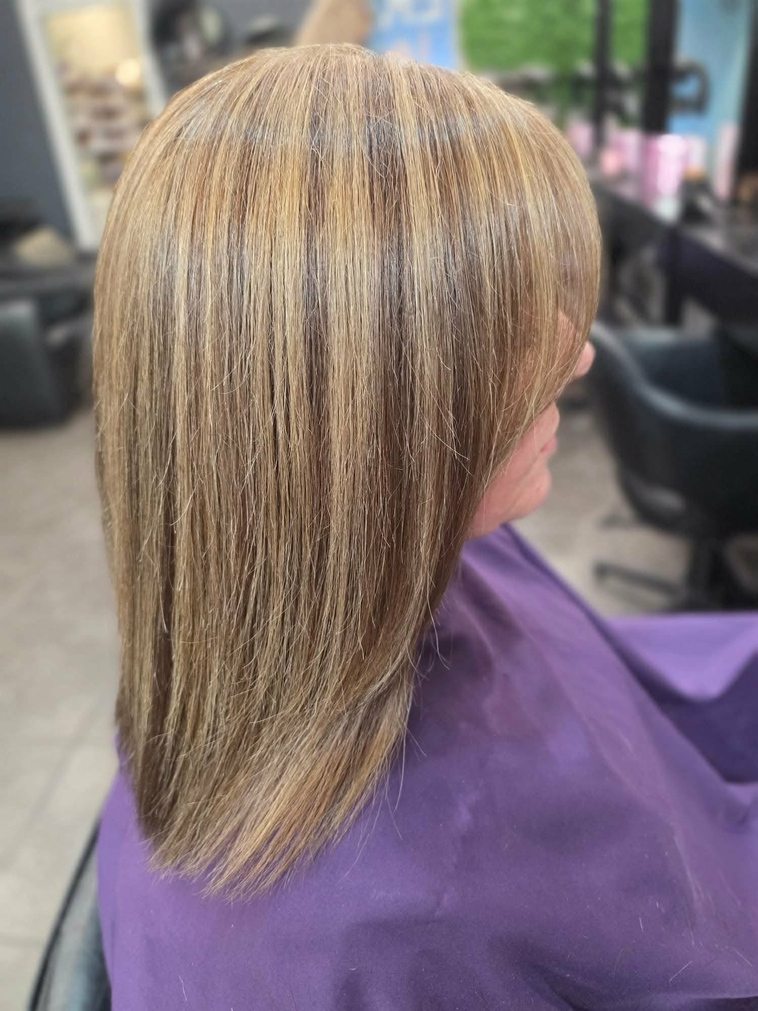 Blonde highlighted lob
